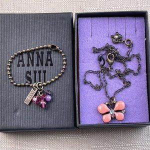 Anna Sui Women Necklace Bronze Tone Chain Jewelry With Charm In a Box